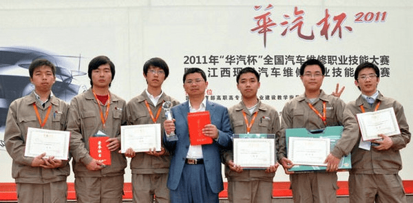 企业|校本制造，培养敬业的准职业人——以无锡南洋职业技术学院职业素养教育为例