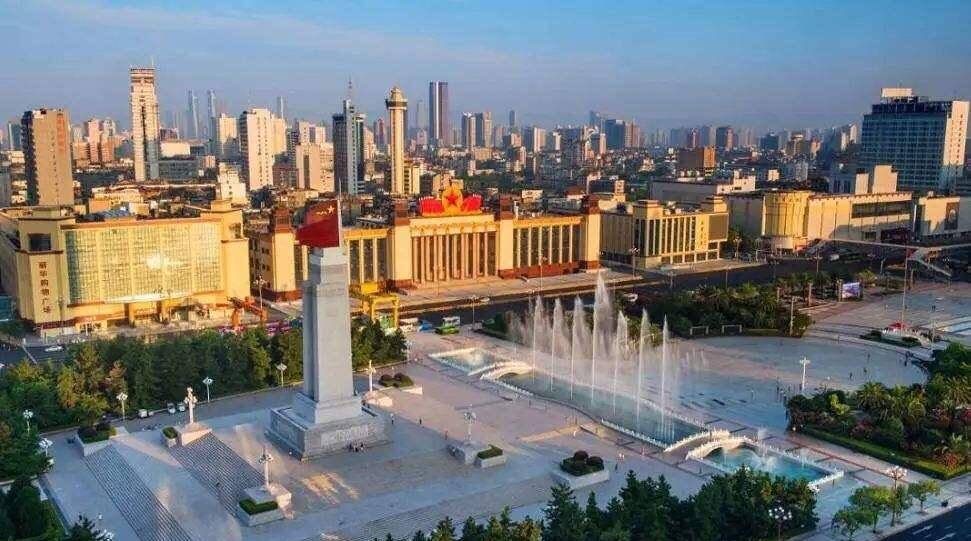 南昌gdp2020年有多少_南昌小树林老头战大妈(3)