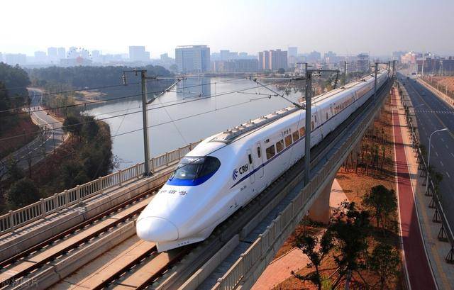 重庆至武汉高铁提上日程途径9座城市建成后两地缩短至3小时