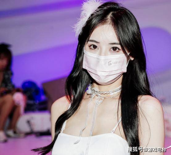 巨人口罩厂_戴口罩的卡通图片(3)