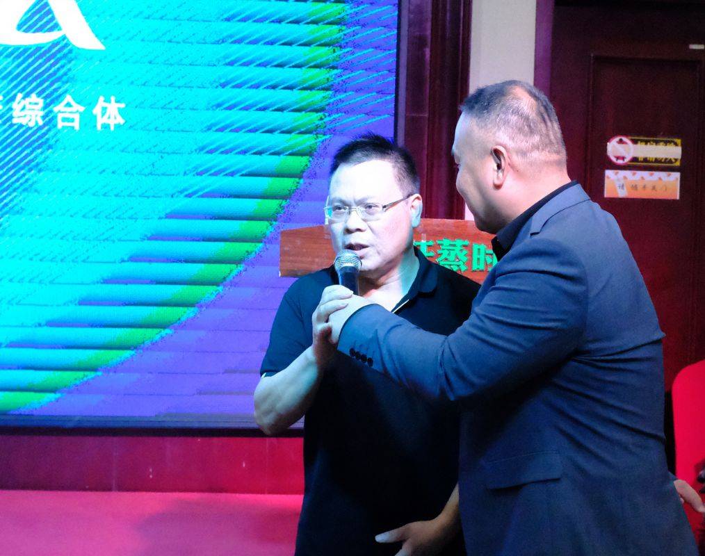 襄阳|昨天，襄阳版“乘风破浪的小姐姐”在这里干了一件让人惊呆的大事