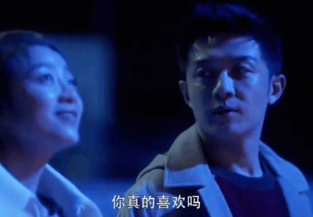 细节|三十而已:许幻山为小三放蓝色烟花,顾佳问保姆细节,许幻山暴露