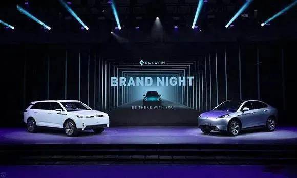 特斯拉|新势力对特斯拉软件开放反应冷淡，理想要进军房地产，博郡歇业