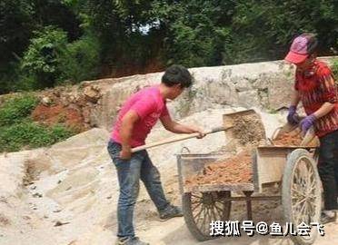 观点评论|学霸高考691分考入清华大学暑期搬砖打工，谁还敢说寒门难出贵子