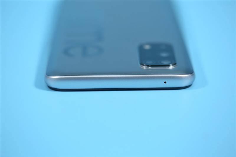 天玑720中端王炸!realme真我V5首发评测