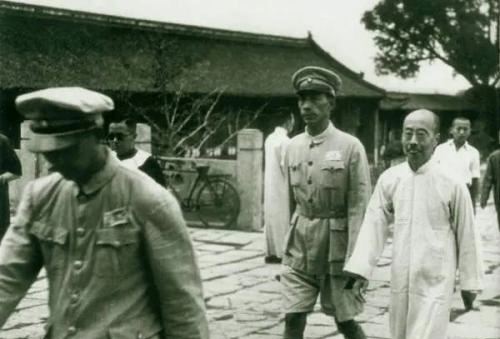 汪精卫是谁扮演的 c6903f78255b4f5b901d1da8d59fb0f9.png