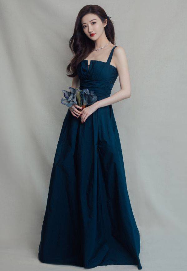 形象|圈内又一公开承认“整容”女星，术后失败很后悔，这样的景甜你认得？