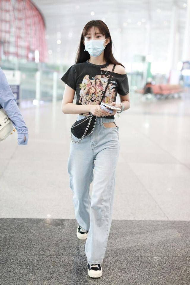 黑色|黑色怎么才能穿出彩?教你两招告别沉闷,穿出夏天应有的缤纷多彩