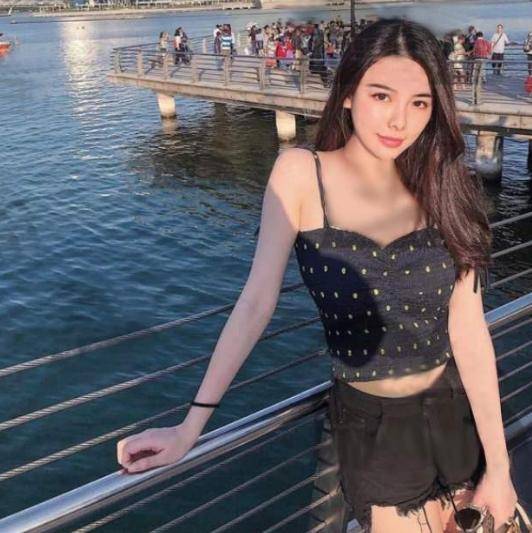 原创何猷启20岁女友颜值惊人齐娇带娃回家画面心酸大女2岁小女才9个月