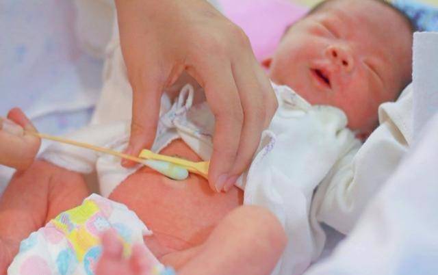 智力|若都合格,说明宝宝很健康,智力发育完好新生儿几项检查很重要