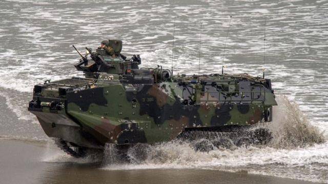 美军两栖突击车,海中进水沉没,9名陆战队员淹死