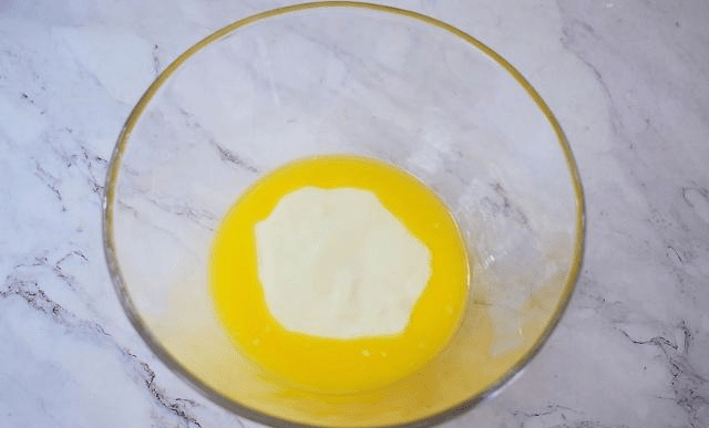 如何正确打发蛋清 8e88b54a2de64337a0996221e248b3cb.png