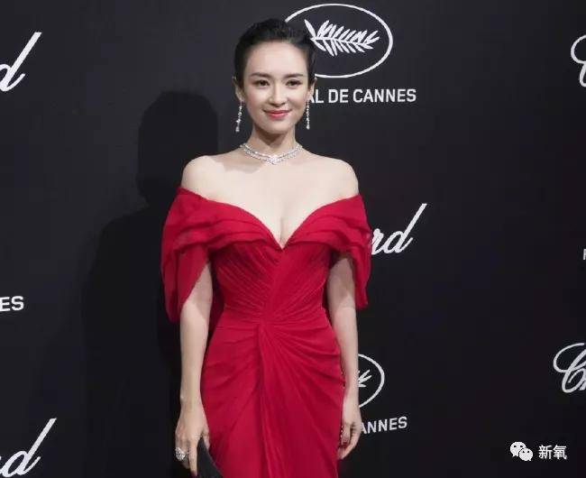 白皮|娱乐圈最新冷白皮冠军，生图让所有女星黯然失色！