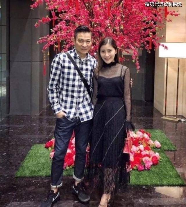 何超盈|生意拍档何超盈豪送万元婴儿车刘德华小姨子陈雪铃狂收宝宝礼物