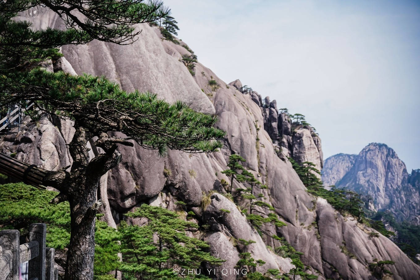 黄山多人人口_黄山奇石图片