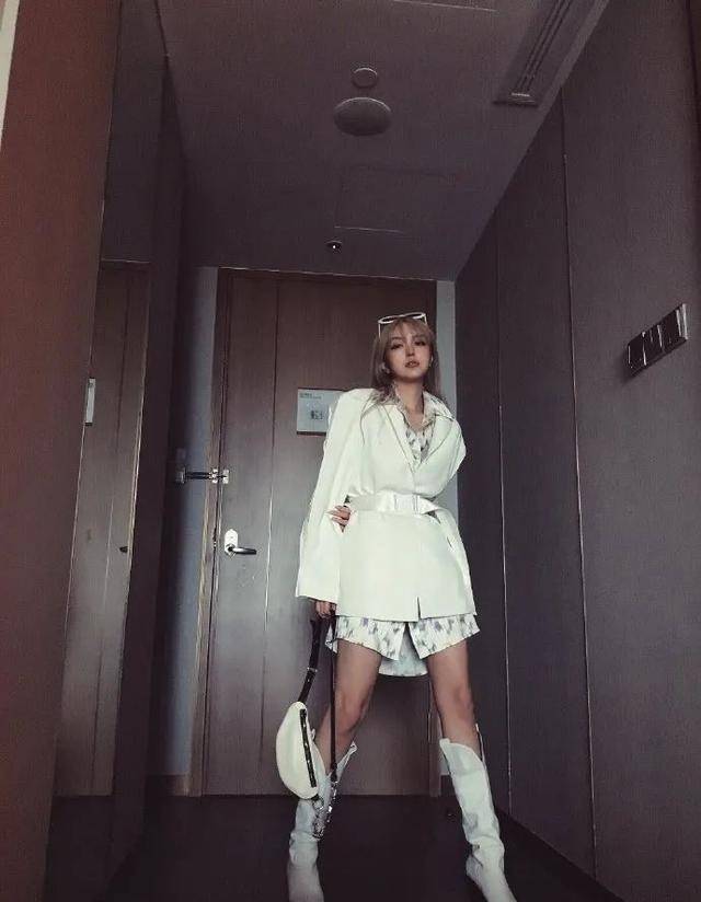 周扬青|FR2为周扬青打造专属“人物Tee”！罗志祥终究是高攀了