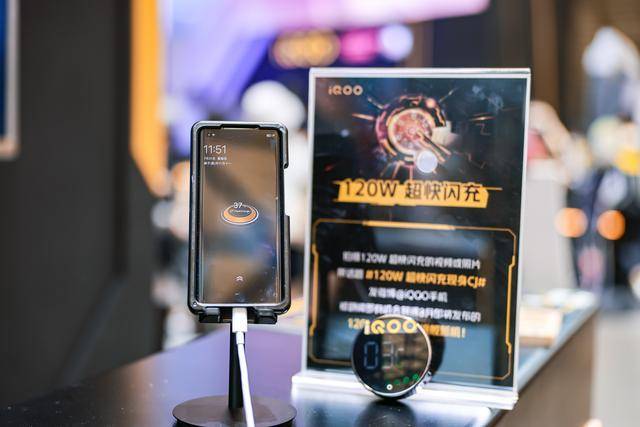 华为|华为不打算拼充电，小米120W闪充卖点遭友商争抢，OV第一个不服