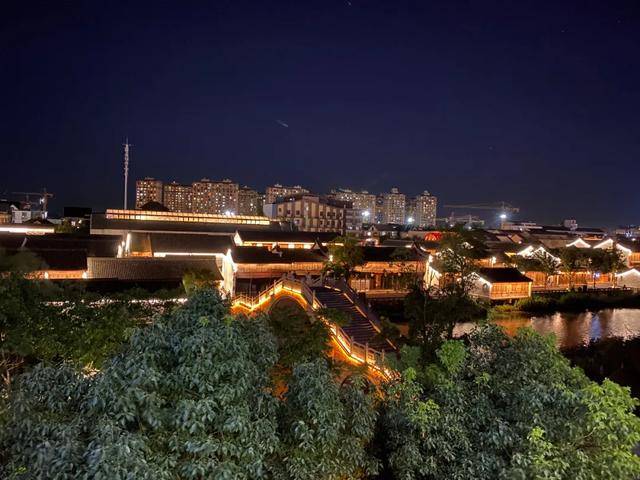 iPhone|有了这软件，旧 iPhone 终于也能拍超级夜景了