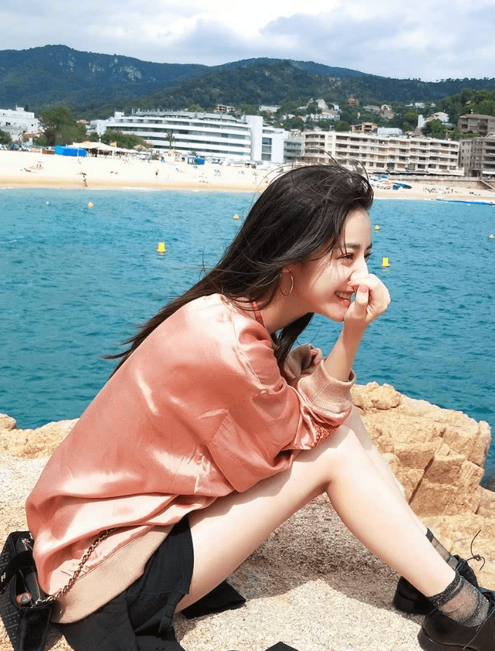 丝袜|外出旅游的时候，女孩穿丝袜有什么不合适吗？