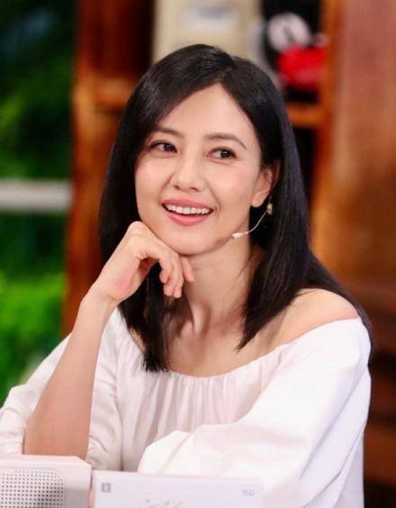 曾经的一代女神，如今苍老感已经上脸，几乎让