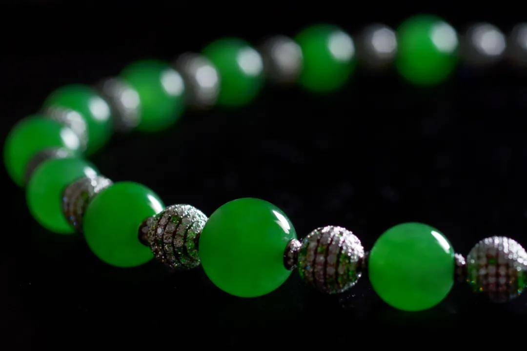 翡翠|裸石 or 镶嵌谁才是你的最爱？别着急，看完再下结论~