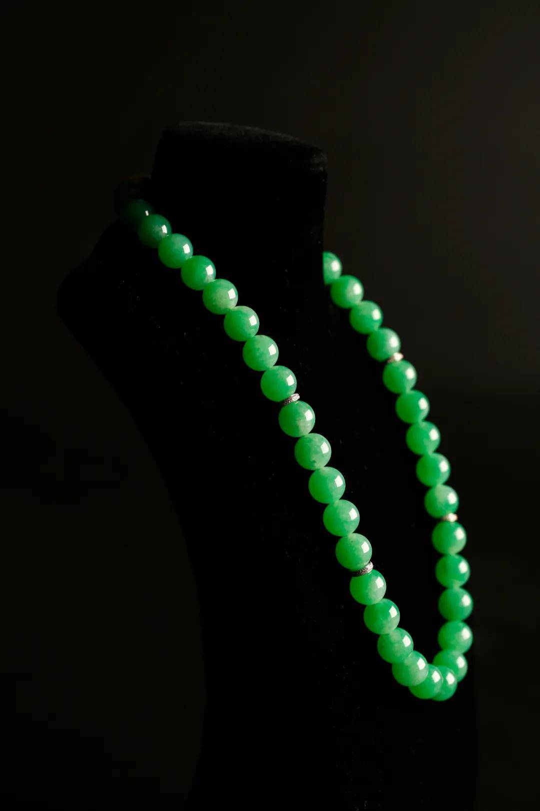 翡翠|裸石 or 镶嵌谁才是你的最爱？别着急，看完再下结论~