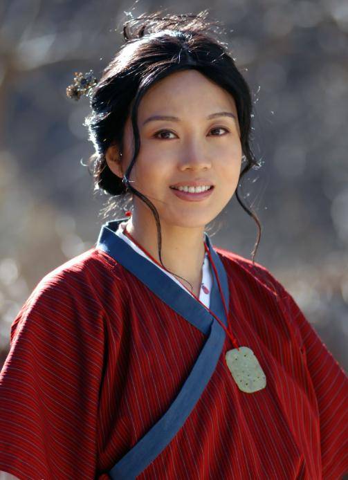 闫妮|白玉兰获奖名单公布，闫妮拿下一轮电视剧大满贯，陈宝国两轮！