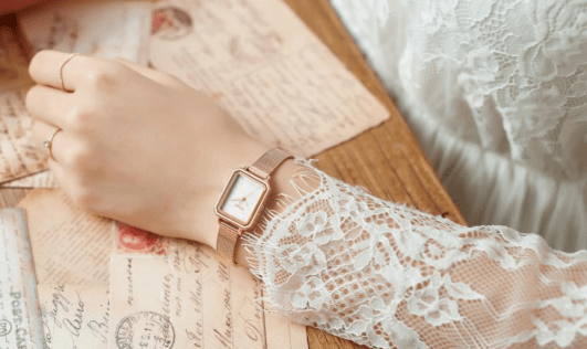 方表|女士手表品牌排行榜，我只倾心聚利时的小方表