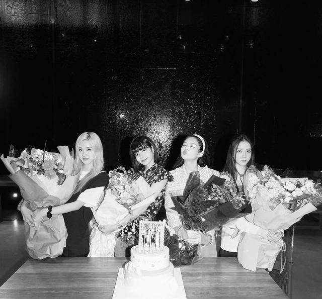 blackpink汗蒸房照片,blackpink汗蒸房 blackpink出道四周年成员发照片庆祝热度登至全球第一