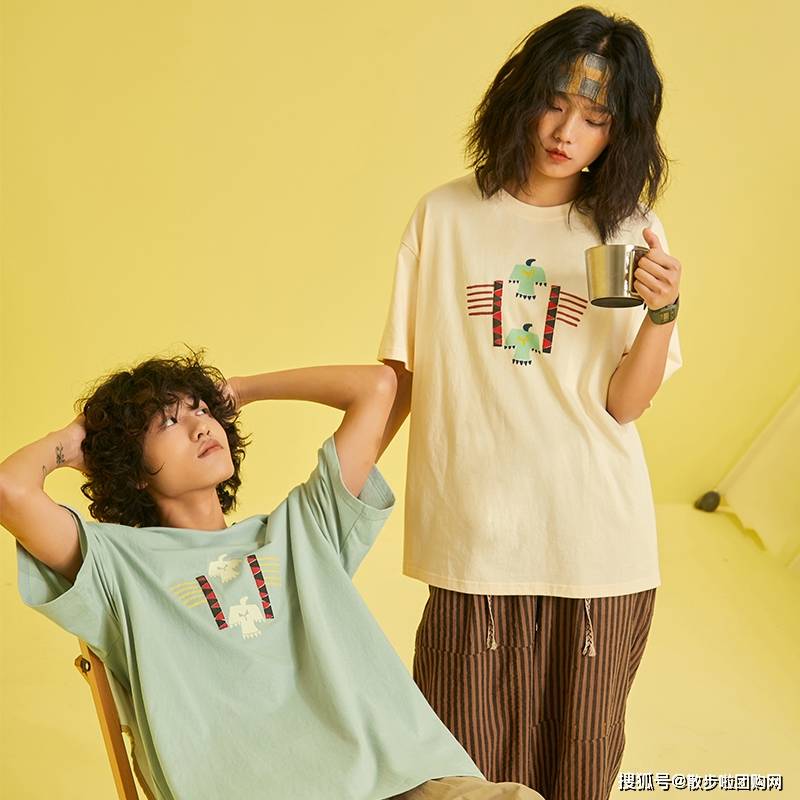 创意|谁说情侣装没有创意？高级复古风穿搭，不好看才怪~