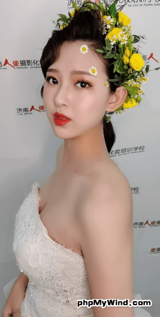 自己怎样学化妆 f55a252c20da41d6bf28658c70abfbcd.png