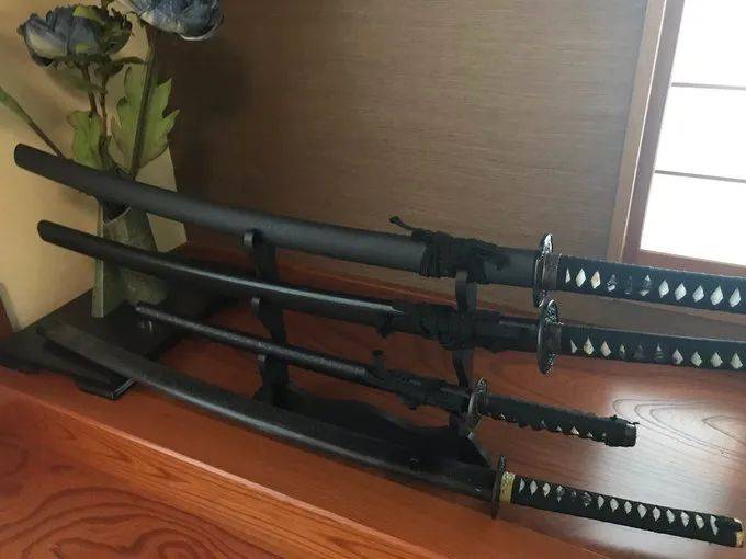 Arat|钻石口罩，可能是最没用的奢侈品