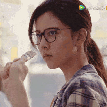 秦舒培|娱乐圈的高级脸：宋妍霏素颜也又飒又美，倪妮钟楚曦辨识度很高