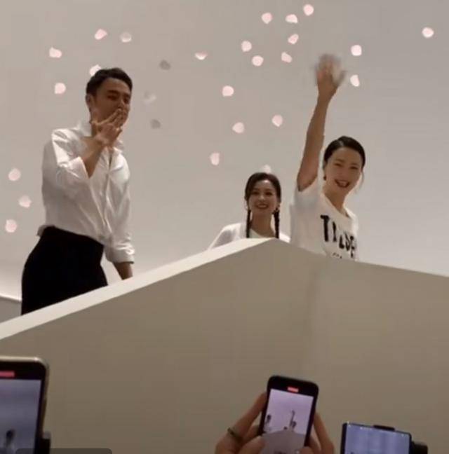 40岁明道为张庭站台，满脸堆笑人气却不如陶虹？