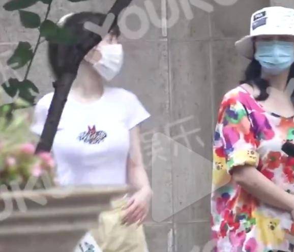 39岁李小璐报名街舞班？公共场合脱衣秀身材，与