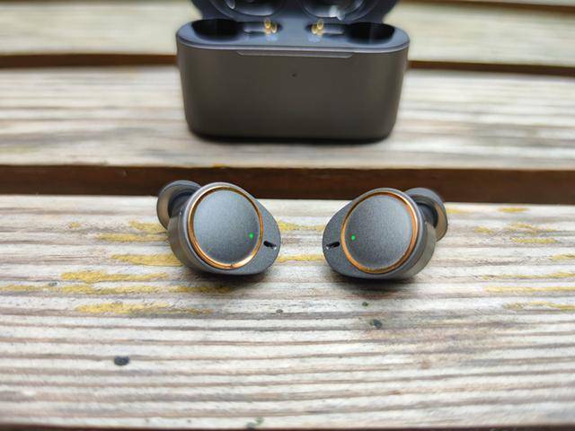 设计|旗舰中的旗舰！集动铁、高通、四麦降噪于一身的耳机：唐麦W5体验