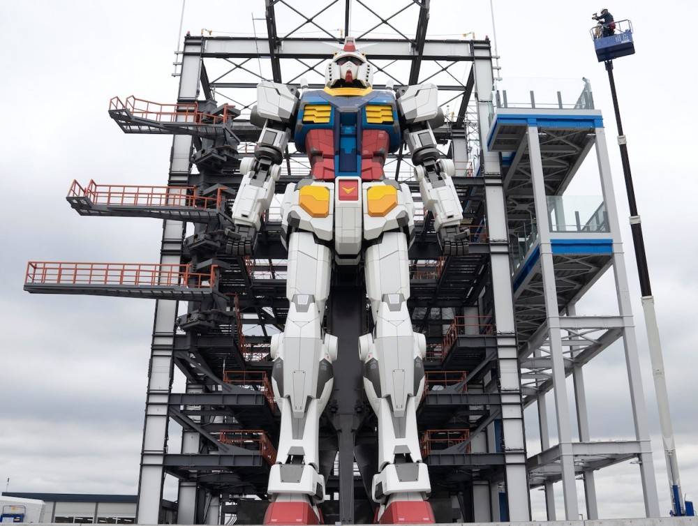 厉害了,日本推出重达25公吨的巨型高达机器人_横滨