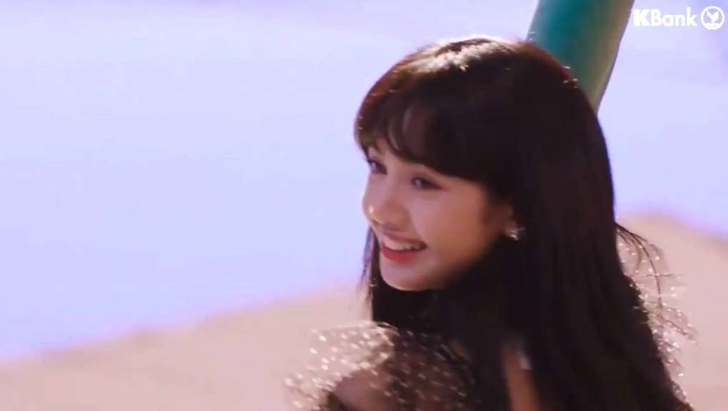 全在线|blackpink泰国广告，四位成员颜值全在线，Lisa侧脸回眸太美了
