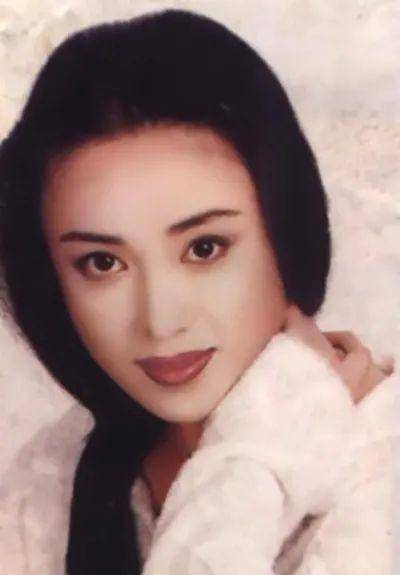 56岁傅艺伟曾是最美苏妲己，却二婚失败吸毒自毁