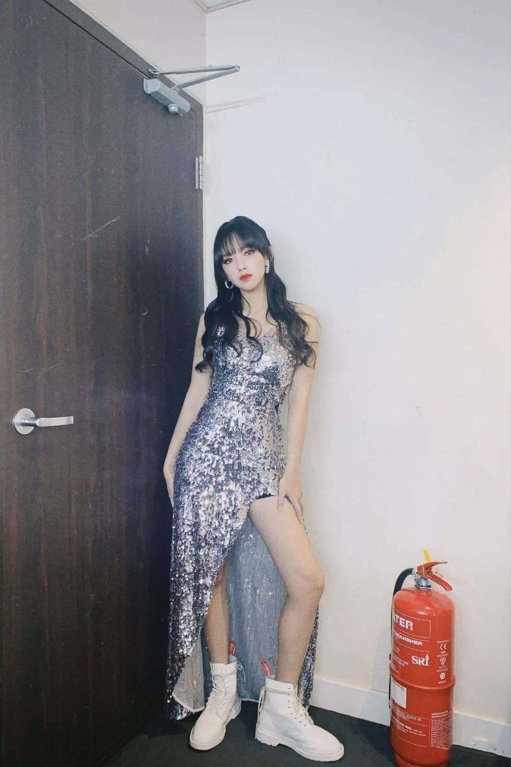 漫画|拥有漫画脸是什么体验？程潇好惊艳，杨超越被赞“会呼吸的芭比”