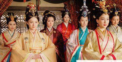 其中昭烈帝刘备有妻3人,她们是:昭烈皇后甘氏,穆皇后吴苋,孙夫人;后主