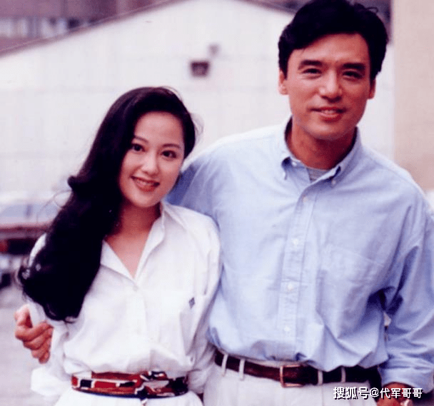 钟镇涛大女儿钟嘉晴结婚,与继母范姜关系融洽,曾痛斥生母章小蕙