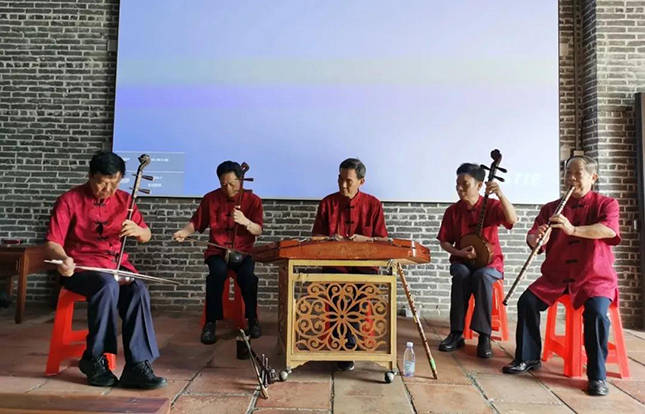 开平|开平有座村子，15座碉楼建于20年代，被列入世界文化遗产地之一