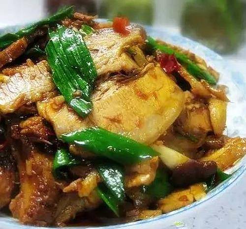 回锅肉家常做法要不要放姜 b66527011da84243b8f83df49faf267e.jpeg