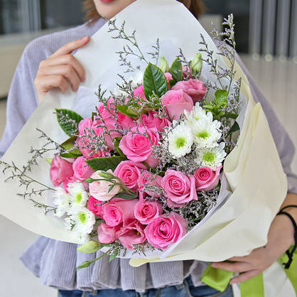 礼物送女生什么最好 ca81f2afbf804ec8aaf925126624531c.jpeg