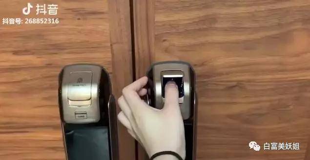 假货|东莞300亿首富千金被扒，卖假货背二手包，连身份都伪造？