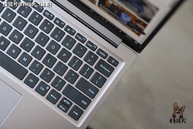 观点评论|轻薄笔记本如何选择？RedmiBook Air 13 对比 苹果MacBook Air