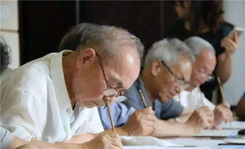 大学|出自书法家之手，是你母校吗中国唯一坚持手写录取通知书的大学