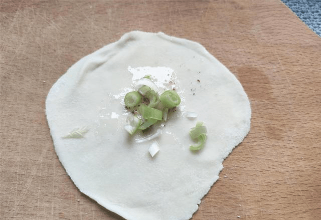 如何做饺子皮不用鸡蛋 ac476ac7f90b41e9b132c201e7981fb6.png