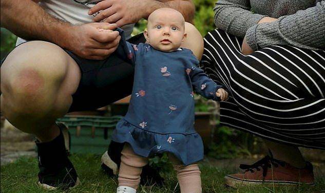 几个月的宝宝可以自己站 d7dc72ca5a7a466ca9355a9549c2d6e0.jpeg